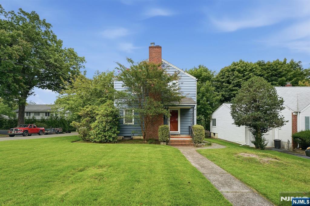125 Midwood Road Property Photo 2