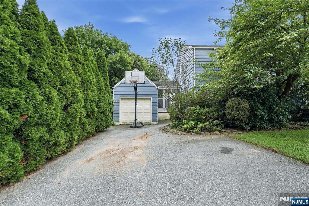 125 Midwood Road Property Photo 7
