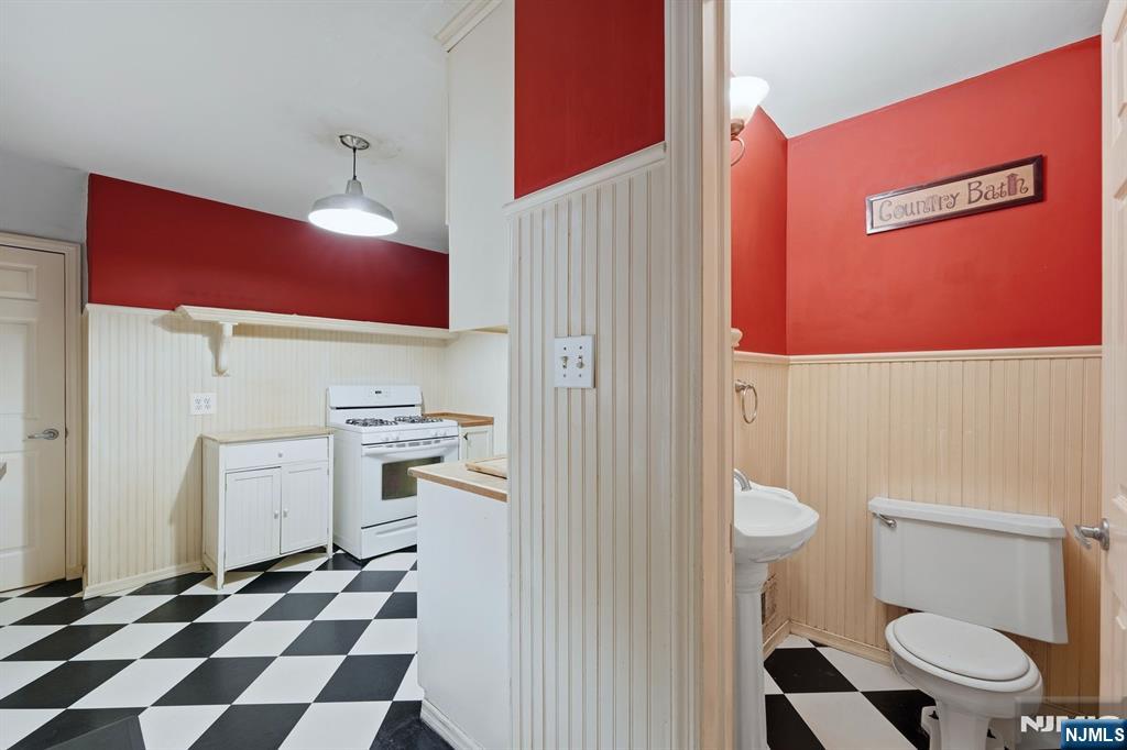125 Midwood Road Property Photo 16
