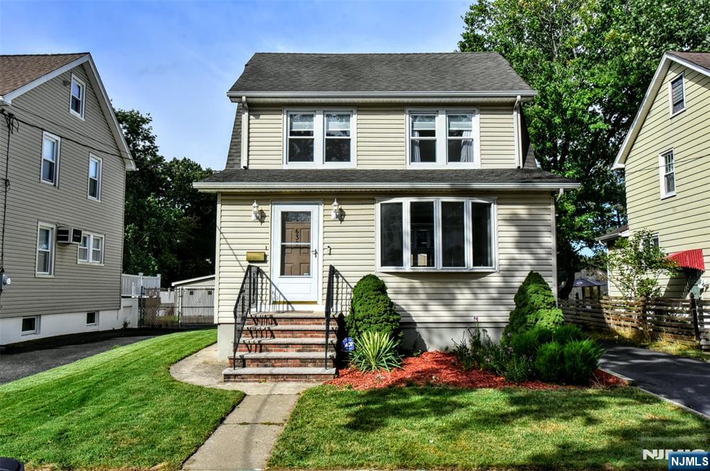638 Asbury Street Property Photo 2