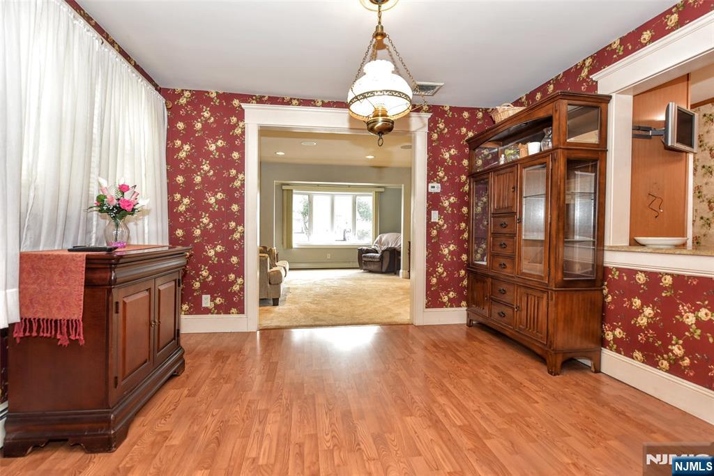 638 Asbury Street Property Photo 10
