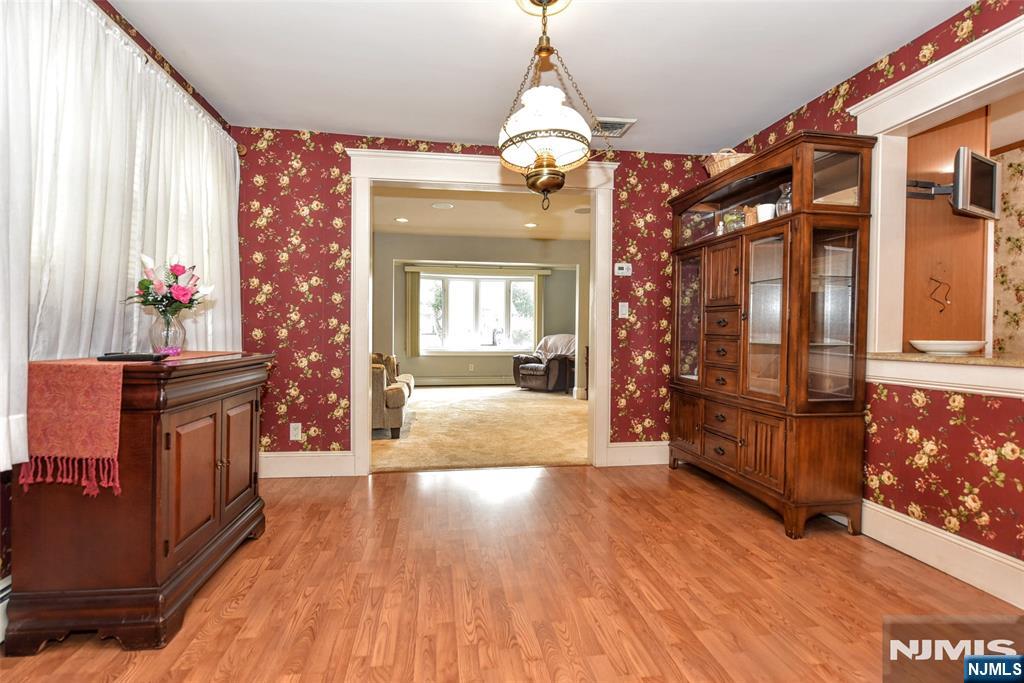 638 Asbury Street Property Photo 10