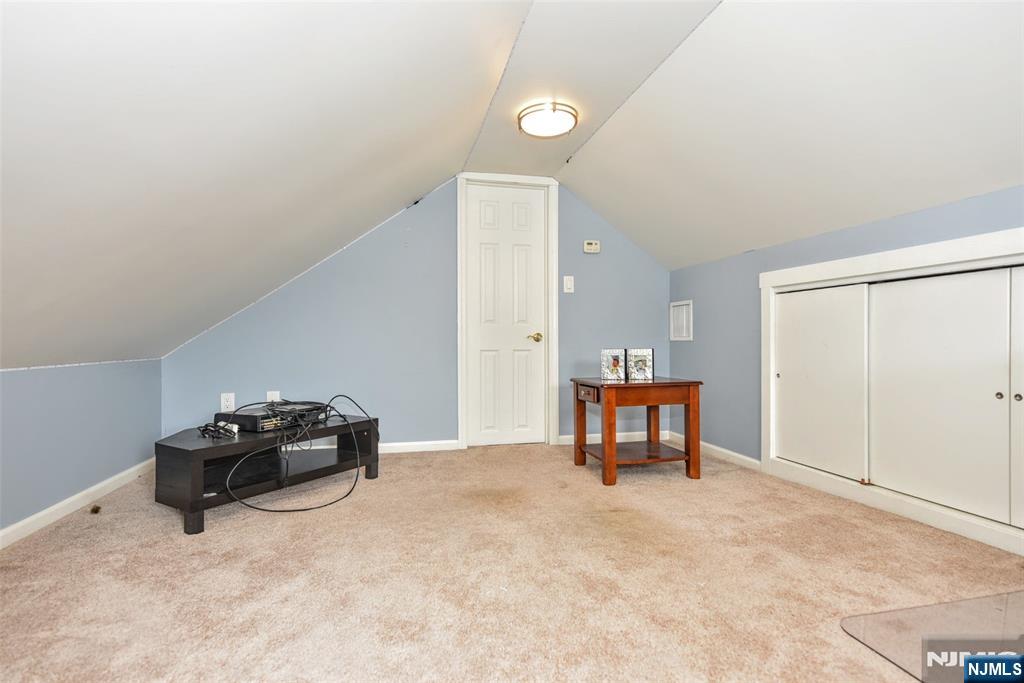 638 Asbury Street Property Photo 20