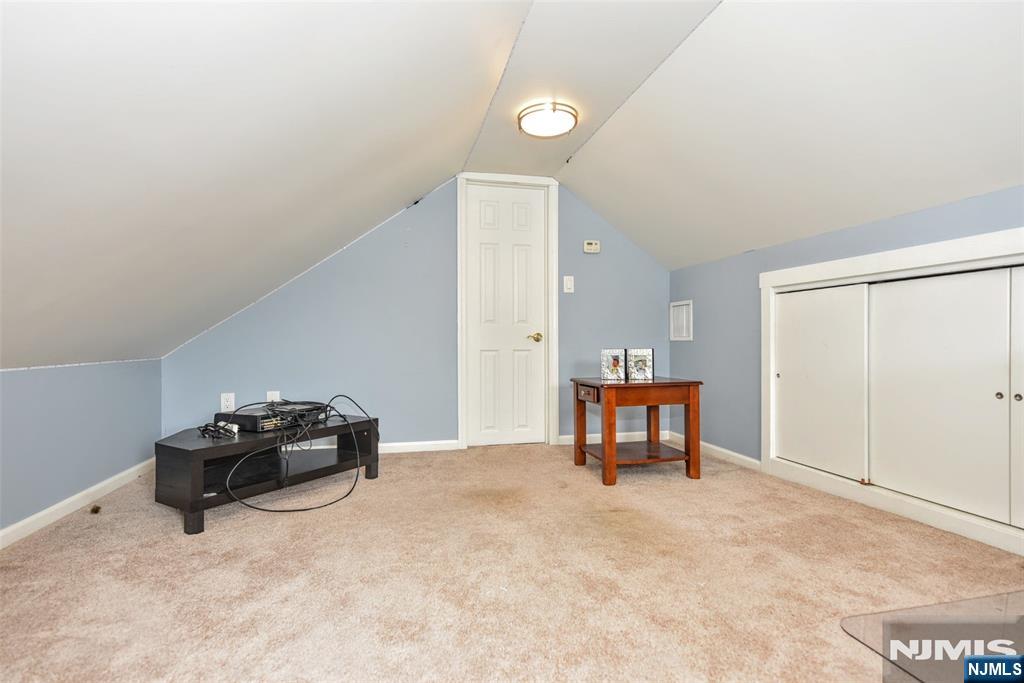 638 Asbury Street Property Photo 20