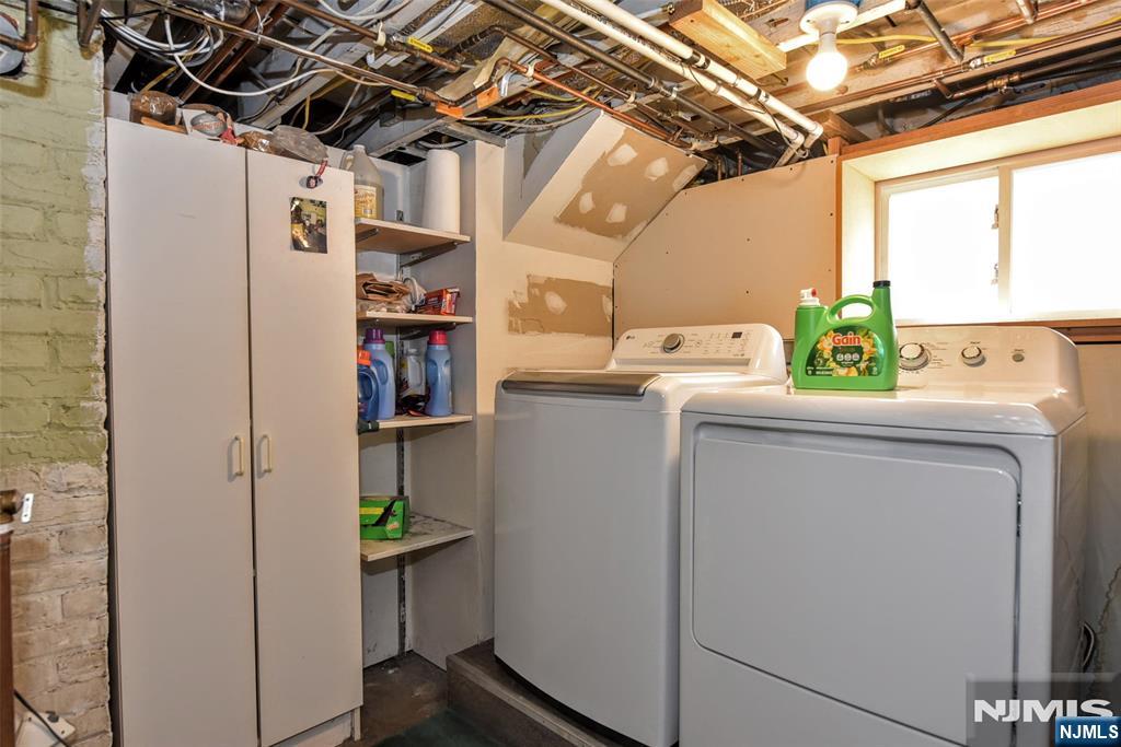 638 Asbury Street Property Photo 26
