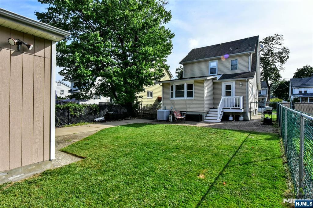 638 Asbury Street Property Photo 28