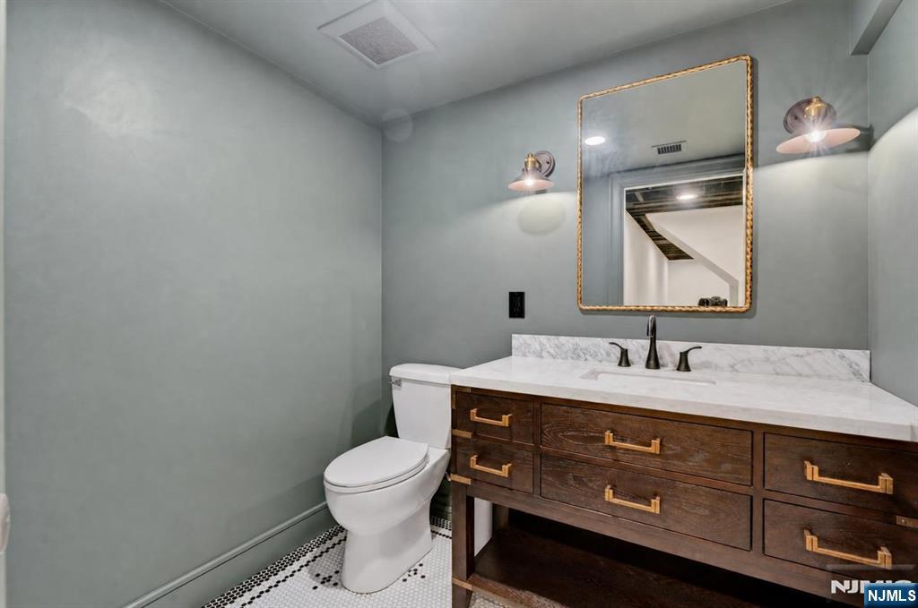 21 Pomona Avenue Property Photo 37