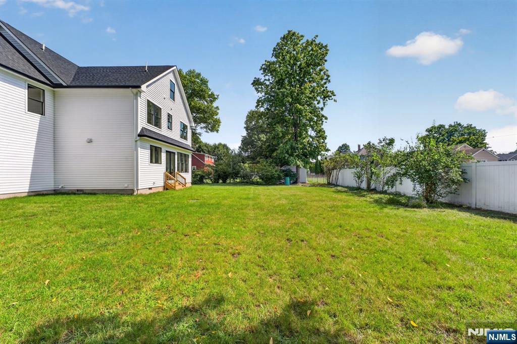 21 Pomona Avenue Property Photo 39
