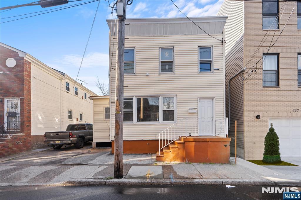 173-175 Lembeck Avenue Property Photo 1