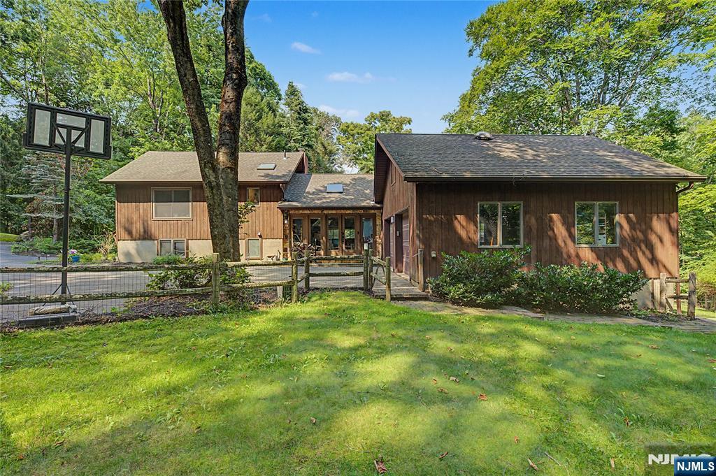451 W Brook Road Property Photo 1