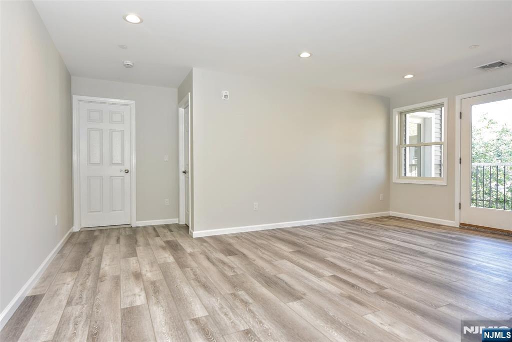 7 Bergen Street 203 Property Photo 7