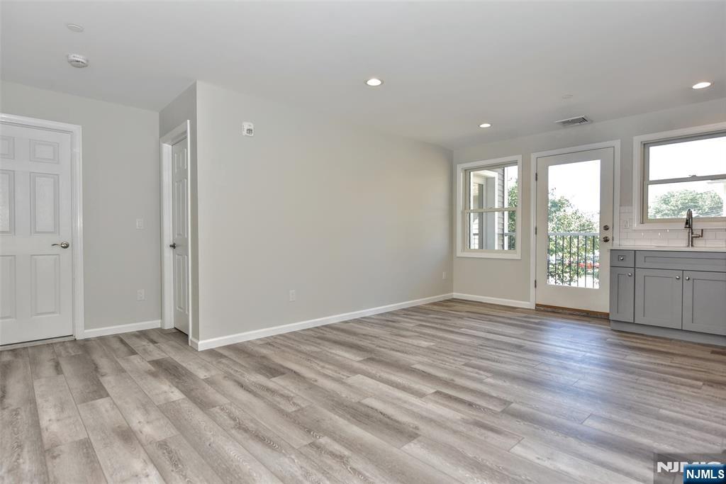 7 Bergen Street 203 Property Photo 8