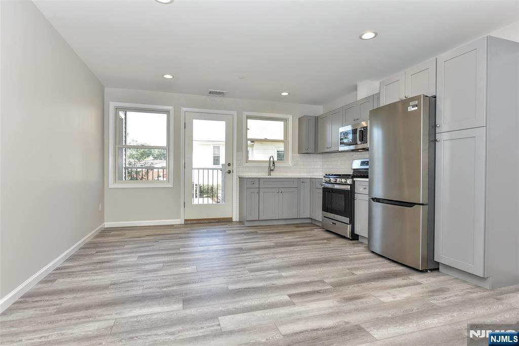 7 Bergen Street 203 Property Photo 10