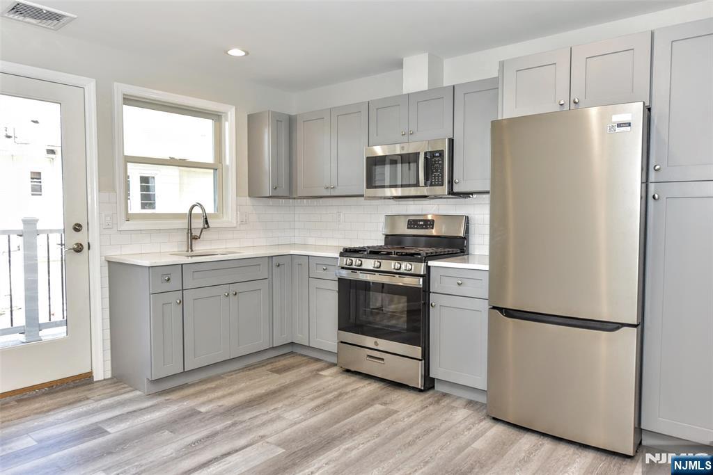 7 Bergen Street 203 Property Photo 11