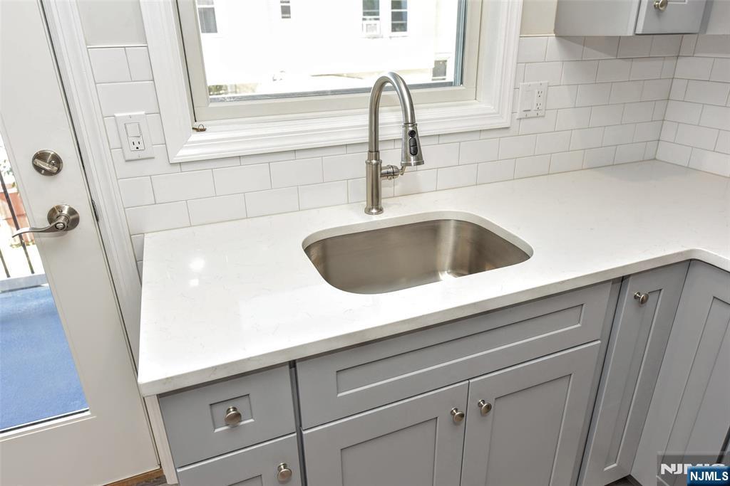 7 Bergen Street 203 Property Photo 12
