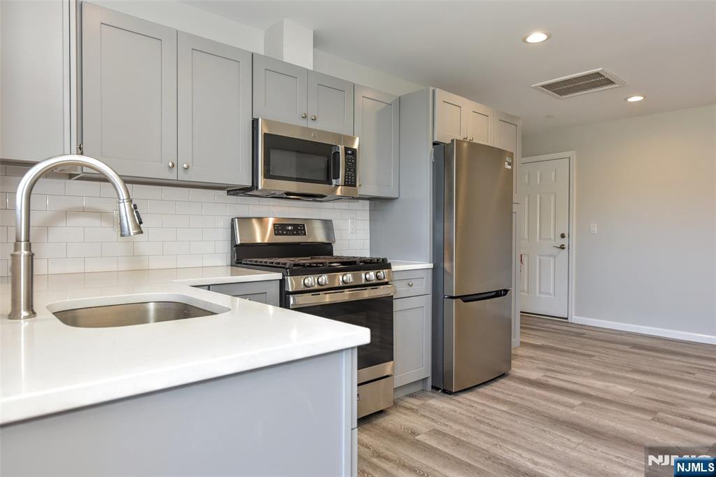 7 Bergen Street 203 Property Photo 15