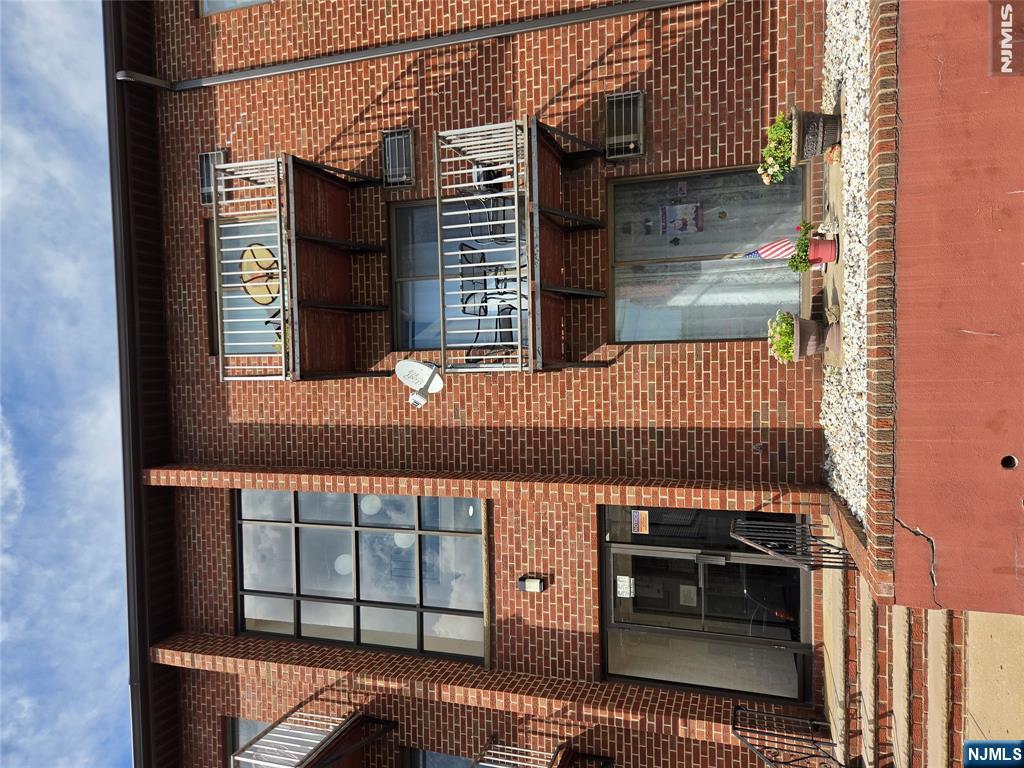 550 Central Avenue 30 Property Photo 1