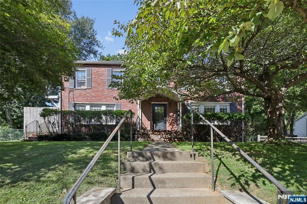 166 Crescent Avenue Property Photo 2