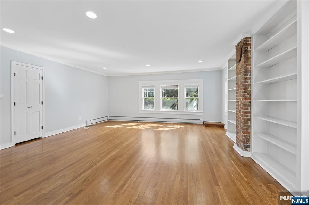 166 Crescent Avenue Property Photo 4