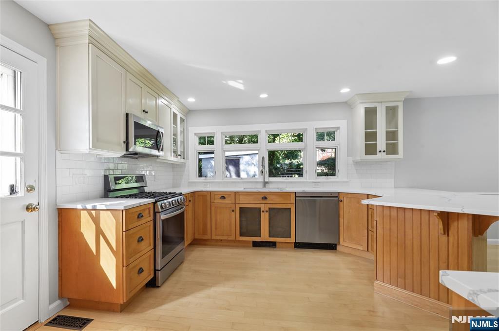 166 Crescent Avenue Property Photo 8