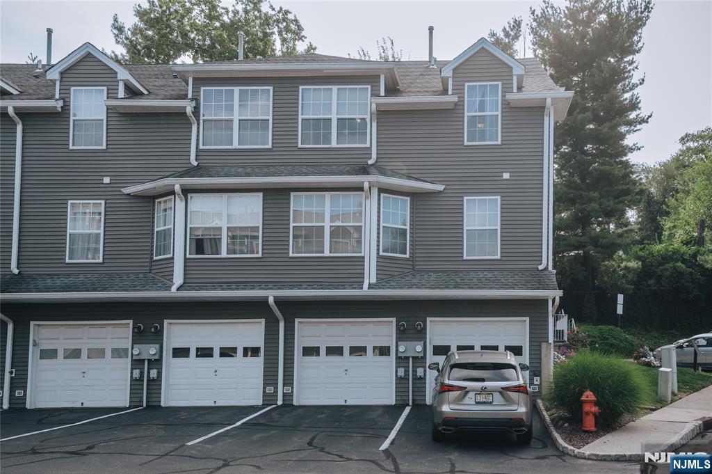 20 S Midland Avenue I2 Property Photo 1