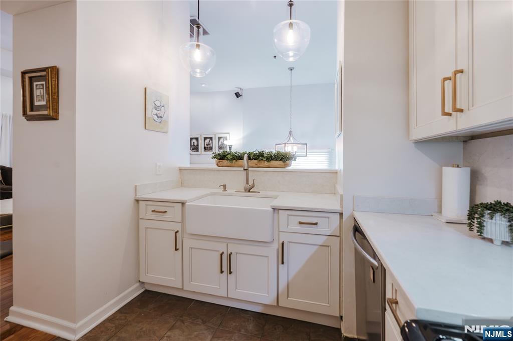 20 S Midland Avenue I2 Property Photo 13
