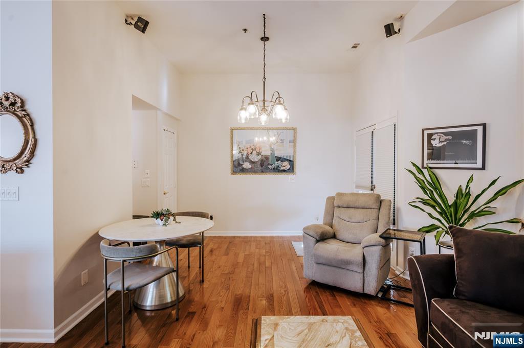 20 S Midland Avenue I2 Property Photo 16