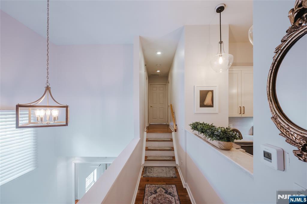 20 S Midland Avenue I2 Property Photo 17