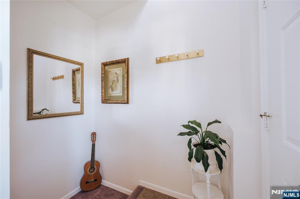 20 S Midland Avenue I2 Property Photo 18
