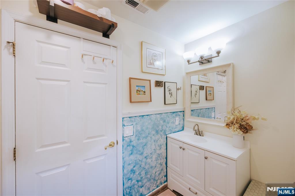 20 S Midland Avenue I2 Property Photo 20