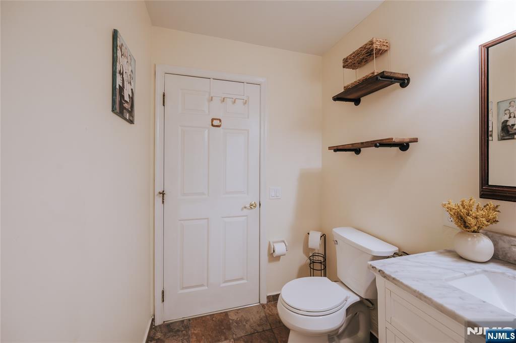 20 S Midland Avenue I2 Property Photo 27
