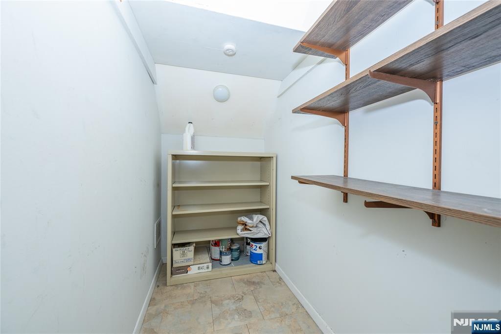 68 Regency Park Property Photo 8