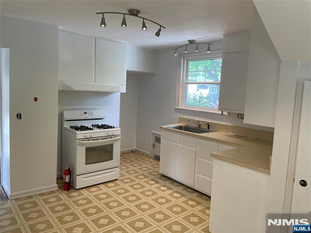 222 Glen Avenue Floor 2 Property Photo 6