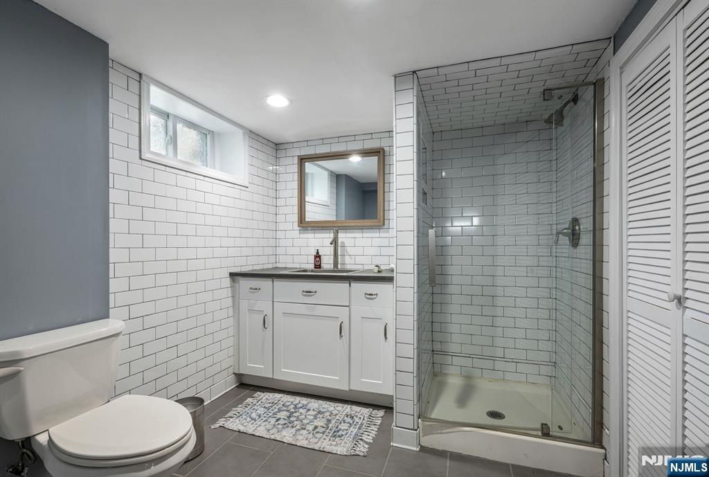 19 Christopher Place Property Photo 28