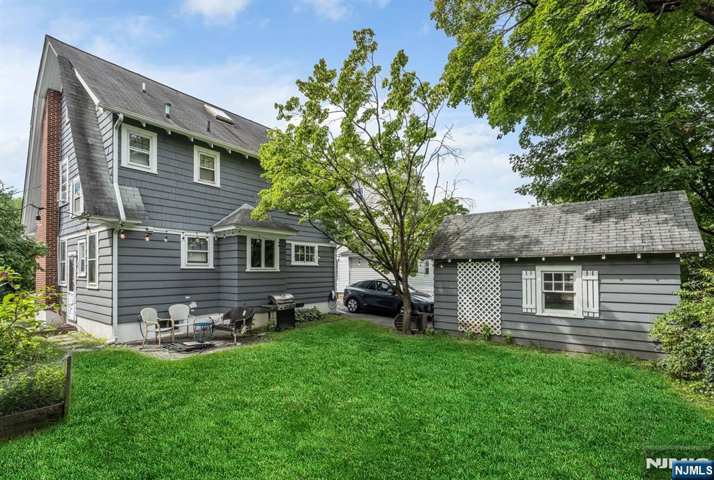 19 Christopher Place Property Photo 29