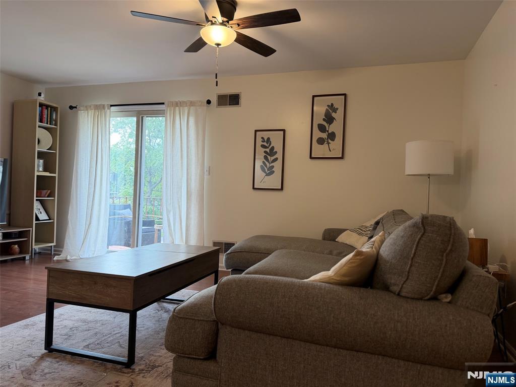 321 Ringwood Avenue Property Photo 7