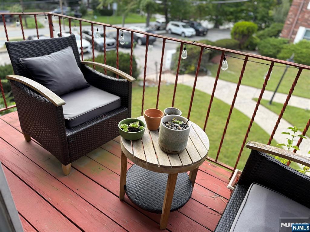 321 Ringwood Avenue Property Photo 8