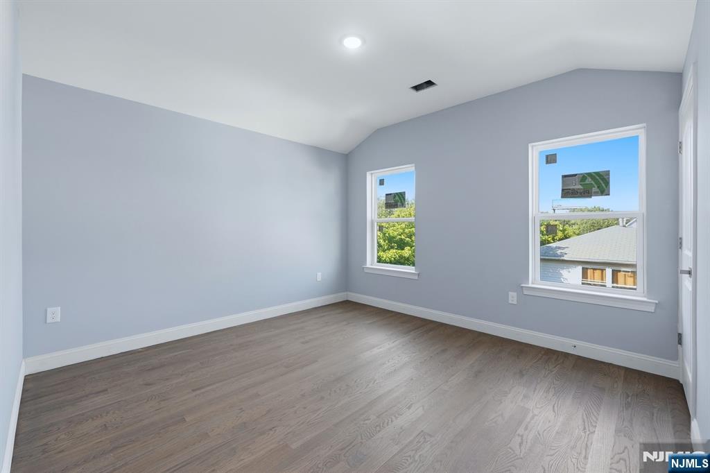 339 Court Street Property Photo 13