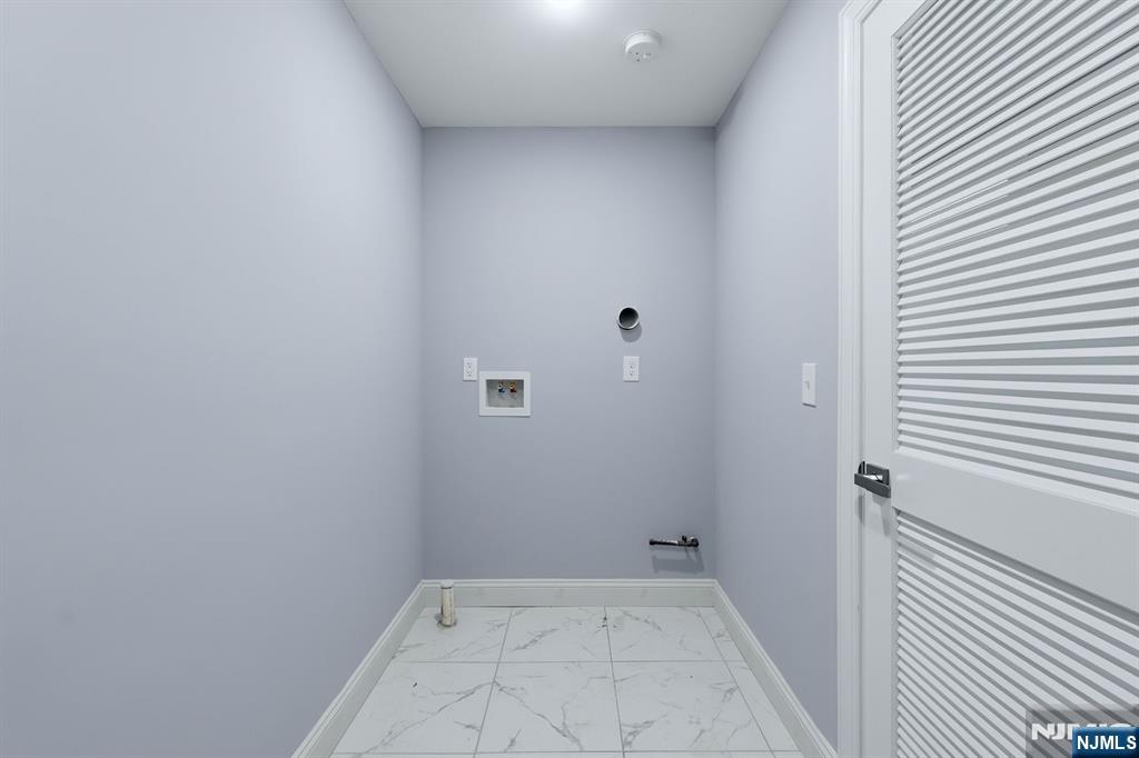 339 Court Street Property Photo 16