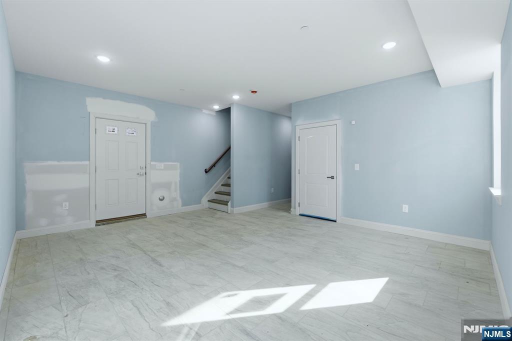 339 Court Street Property Photo 19