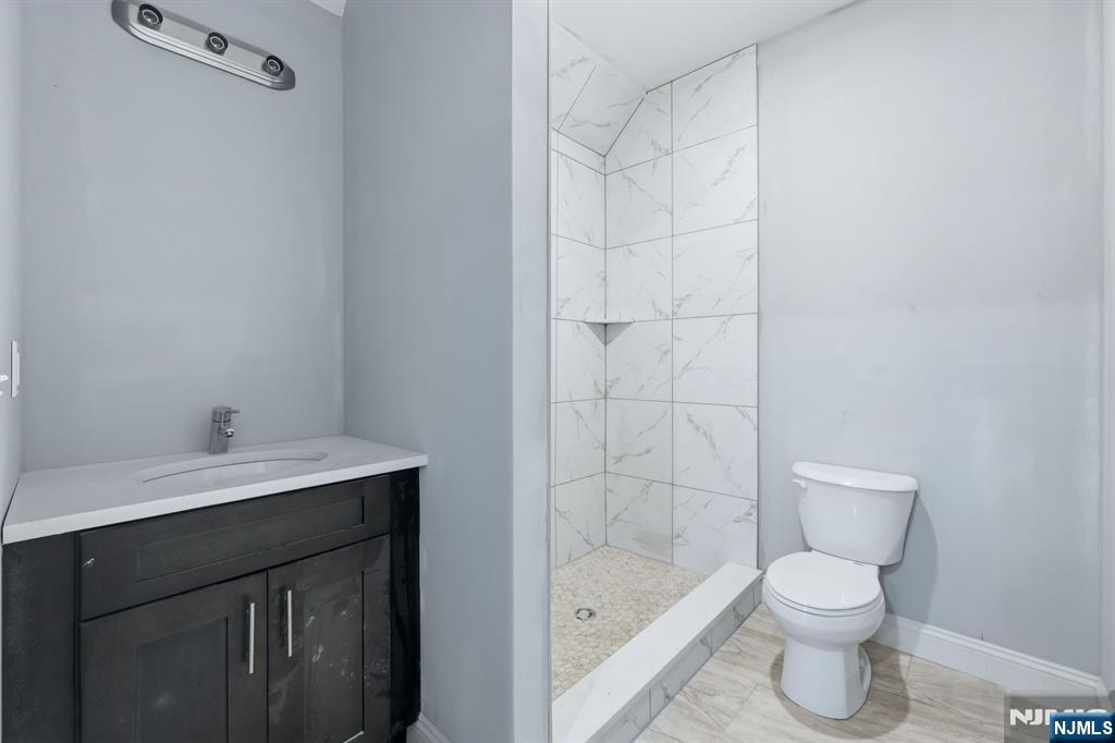 339 Court Street Property Photo 20