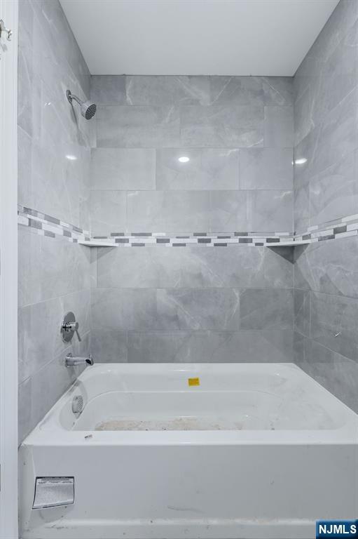 339 Court Street Property Photo 28