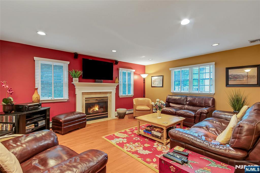15 Colonial Road Property Photo 2