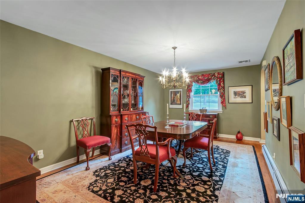 15 Colonial Road Property Photo 4