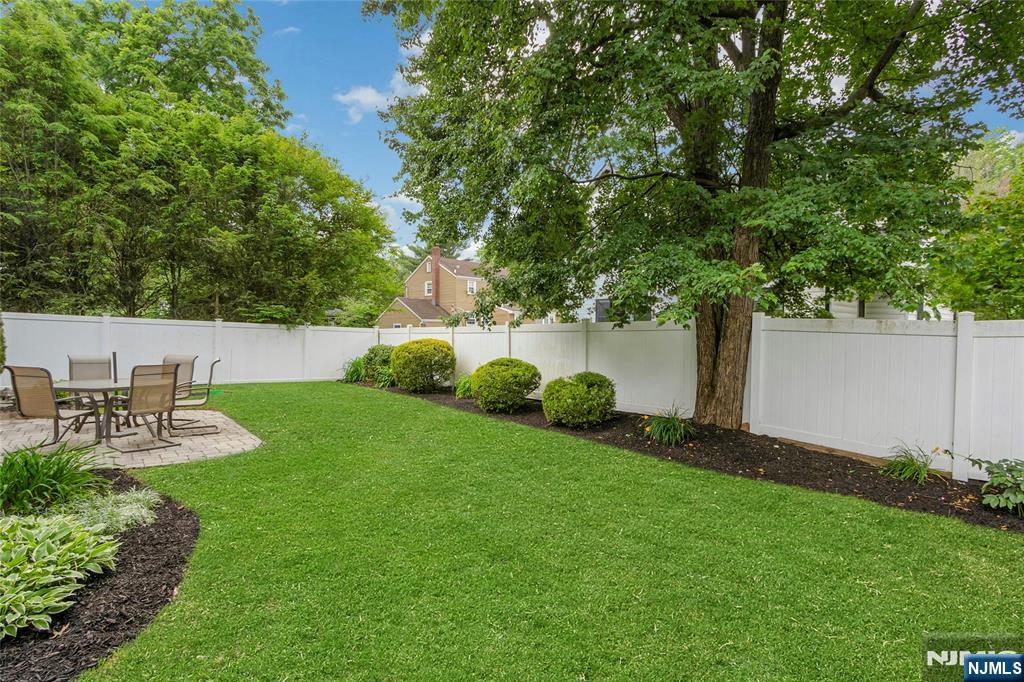 15 Colonial Road Property Photo 8