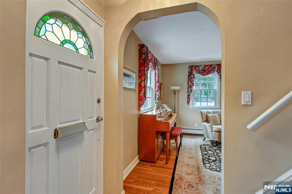 15 Colonial Road Property Photo 10