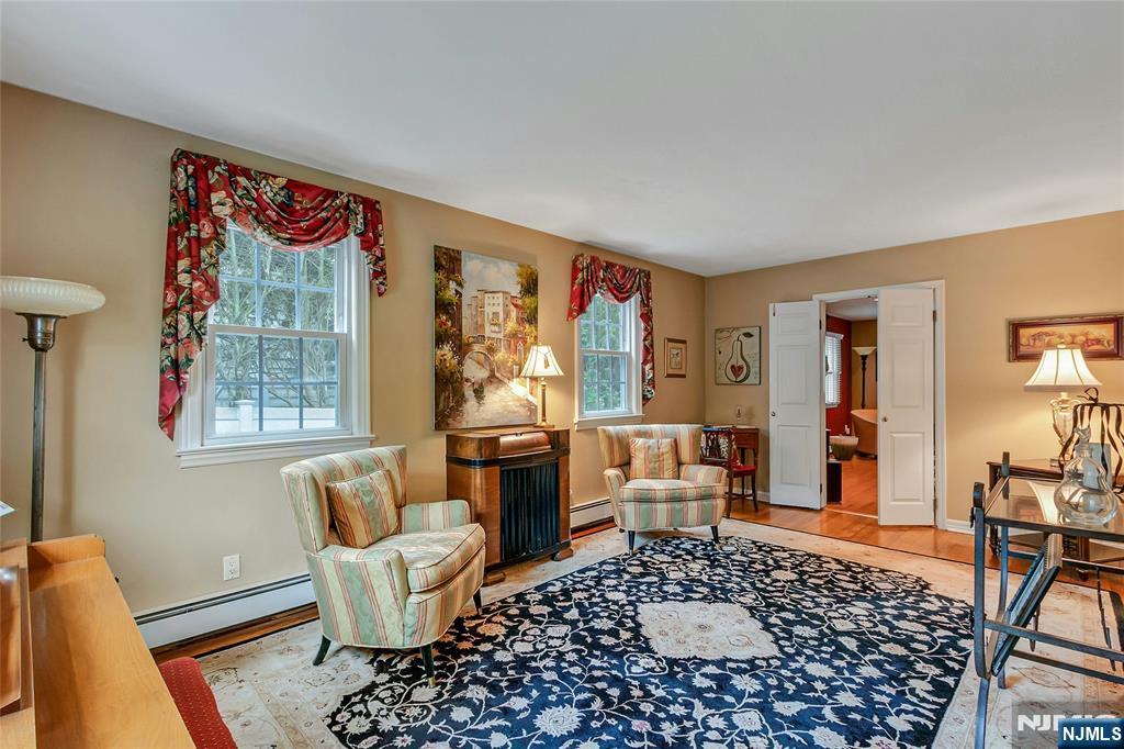 15 Colonial Road Property Photo 11