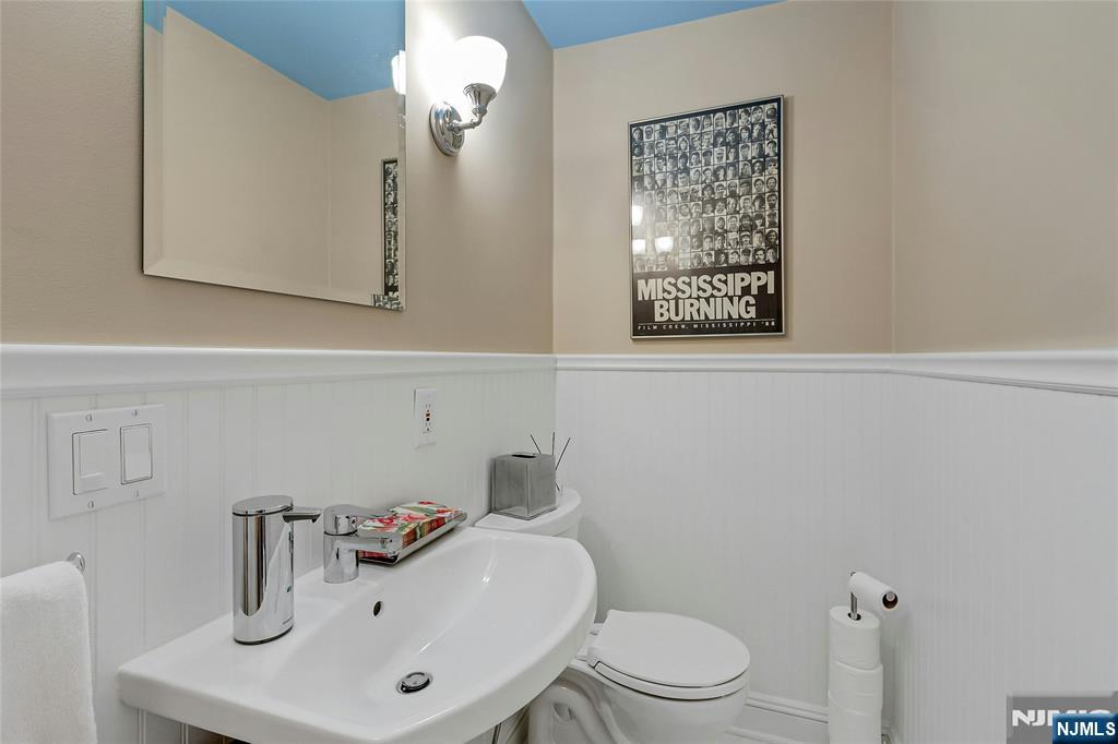 15 Colonial Road Property Photo 20