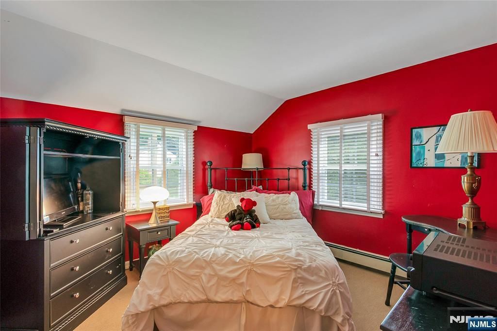 15 Colonial Road Property Photo 28