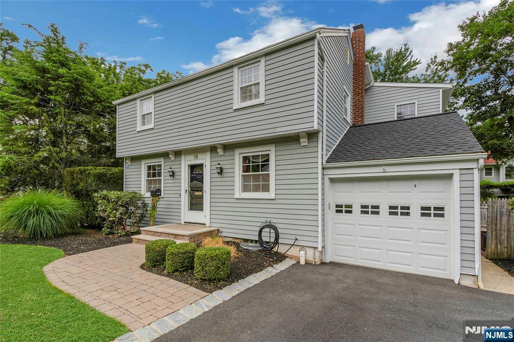 15 Colonial Road Property Photo 33